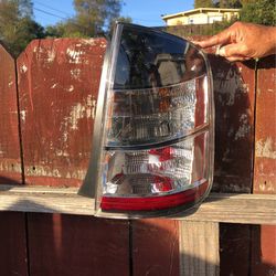 Tail Light  Right Side 2004-05 Toyota Prius 