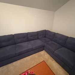 Luxury Beautiful Couch 