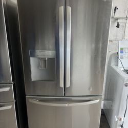 LG 3 Door Refrigerator / Refrigerador 