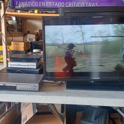 32 INCHES TV AND DVD PLAYER..SAMSUNG!!