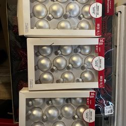 10 Piece Small Ornament Set 