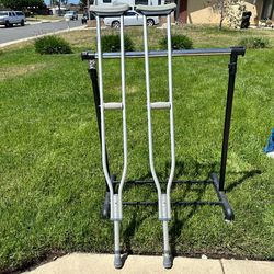 Adjustable crutches