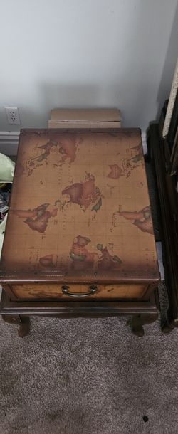 World Map 2 Frames Photos  Coffee Table With Side Piece 
