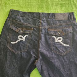 Rocawear Men's 42/33 Dark blue Denim jeans original fit straight embroidered logo jeans