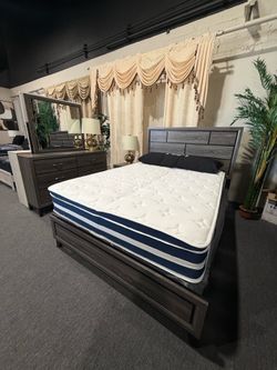 4 PC QUEEN BEDROOM SET