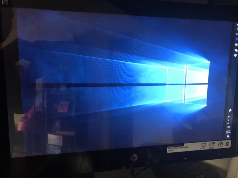 HP All in One Desktop computer Windows 10 TOUCHSCREEN