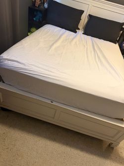 Free Queen Mattress and Box Spring