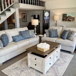 Sofa and Loveseat /Traemore Linen Living Room Set