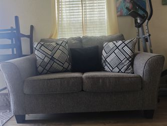 Love seat Good Condition