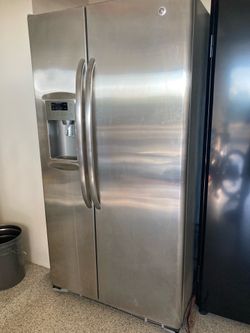 GE Refrigerator Freezer 22.7 cu. ft. Side by side