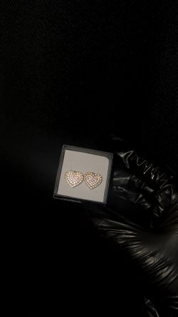 PINK DIAMOND HEART STUDS