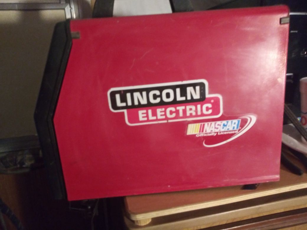 Lincoln Electric 135 Mig Welder