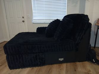Black Fuzzy Fabric Sofa with Throw Pillows (Small Sectional)