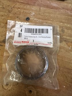 Toyota rear axle bearing retainer