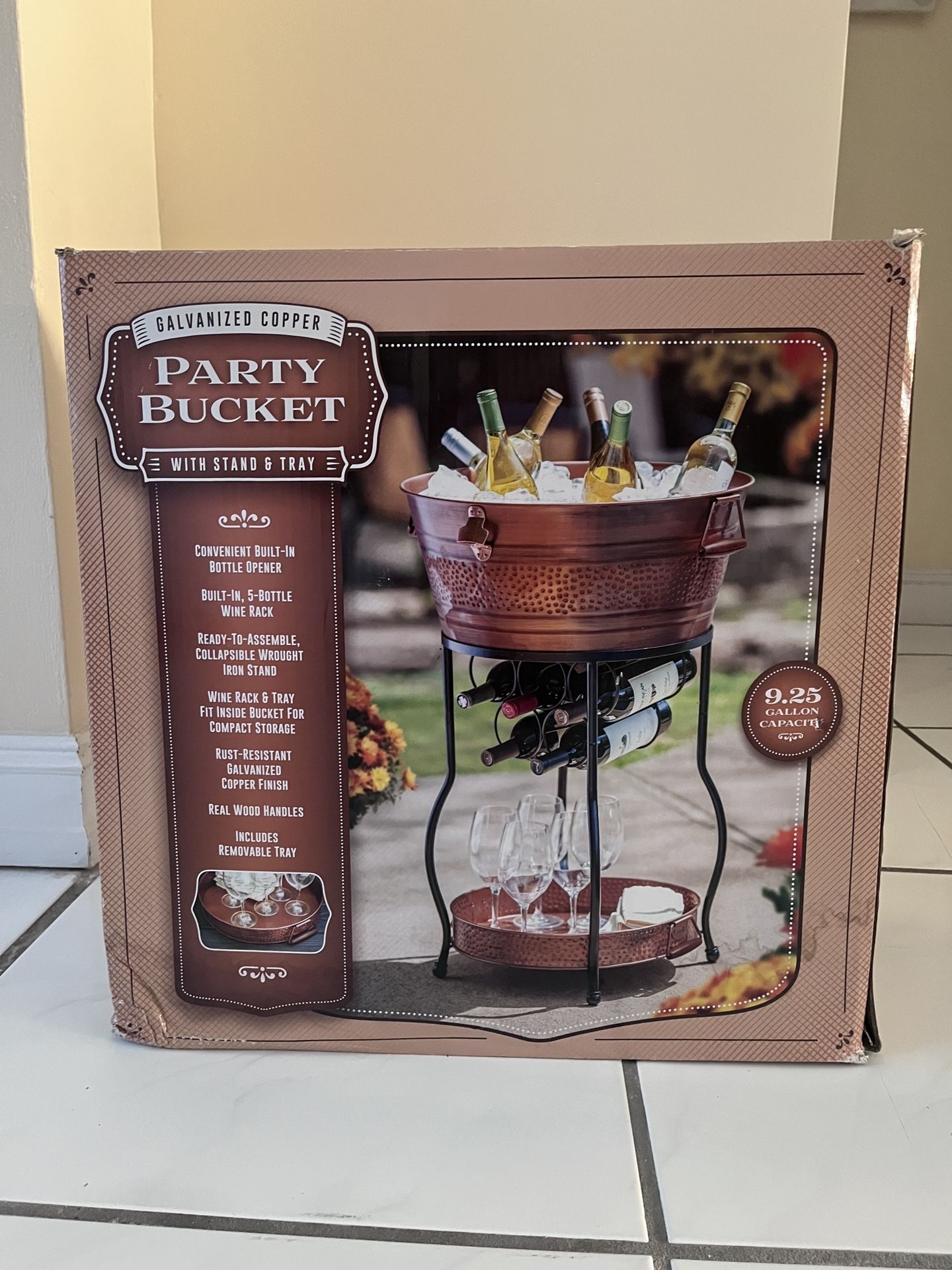 Party bucket, beverage dispenser