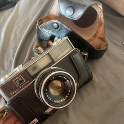 Mamiya Super deluxe With 48mm F1.7 Lens