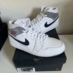 Jordan 1 Mid “Paris”