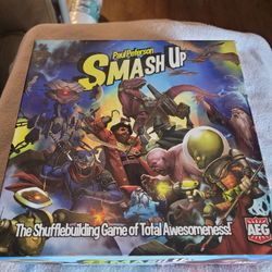 Smash Up Base Set And Titan Set