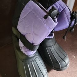 snow boots size 6 