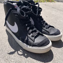 Black Nike Blazer Mid Vintage 