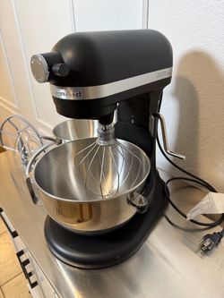 KITCHENAID® 5.5 QUART BOWL-LIFT STAND MIXER - BLACK MATTE
