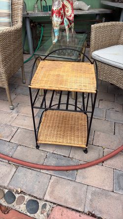 Wicker shelf