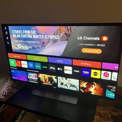 LG C4 48” OLED TV – Excellent Condition – $550