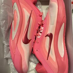 Nike A’Ja one Sz 11.5 Men/13 Women