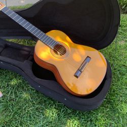 Antonio Pásate Acoustic Guitar Case Include 