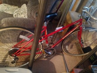 Vintage Schwinn Traveler Road Champion 27 Inch Bike Good Condition.