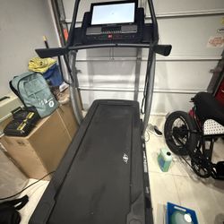 Treadmill commercial x22i