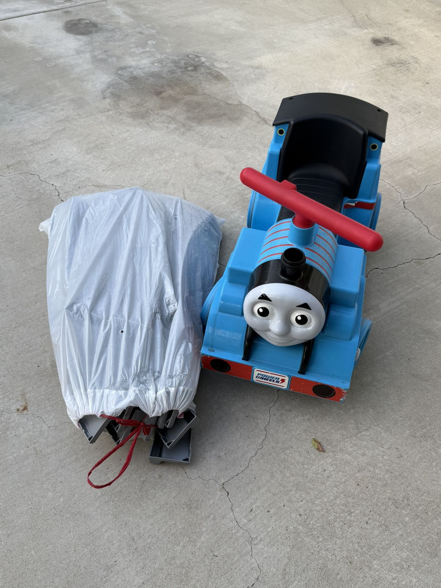 Power Wheels Thomas & Friends Ride-On Train w Track Battery-Powered Rechargeable L