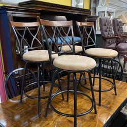 4 Bar Stools 