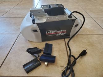 Chamberlain LiftMaster garage opener and 4 remotes