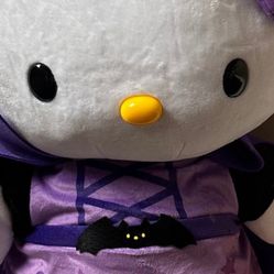 Hello Kitty Halloween Greeter 