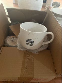Box of six mugs