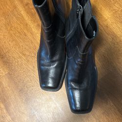 Bass Black Leather Boots11 M Nice Pair!!!!!