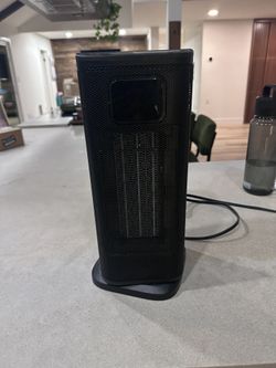 Compact Ceramic Space Heater – Quiet, Fast Heat, Great Condition