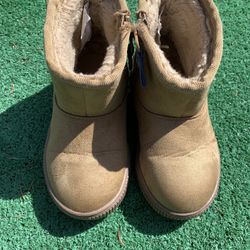 Cat & Jack Kid Winter Boot(Size:8)