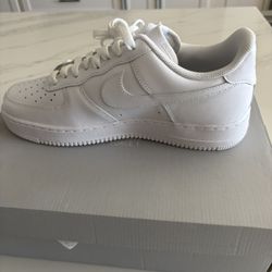 Nike Air Force 1 “Triple White” NEVER WORN