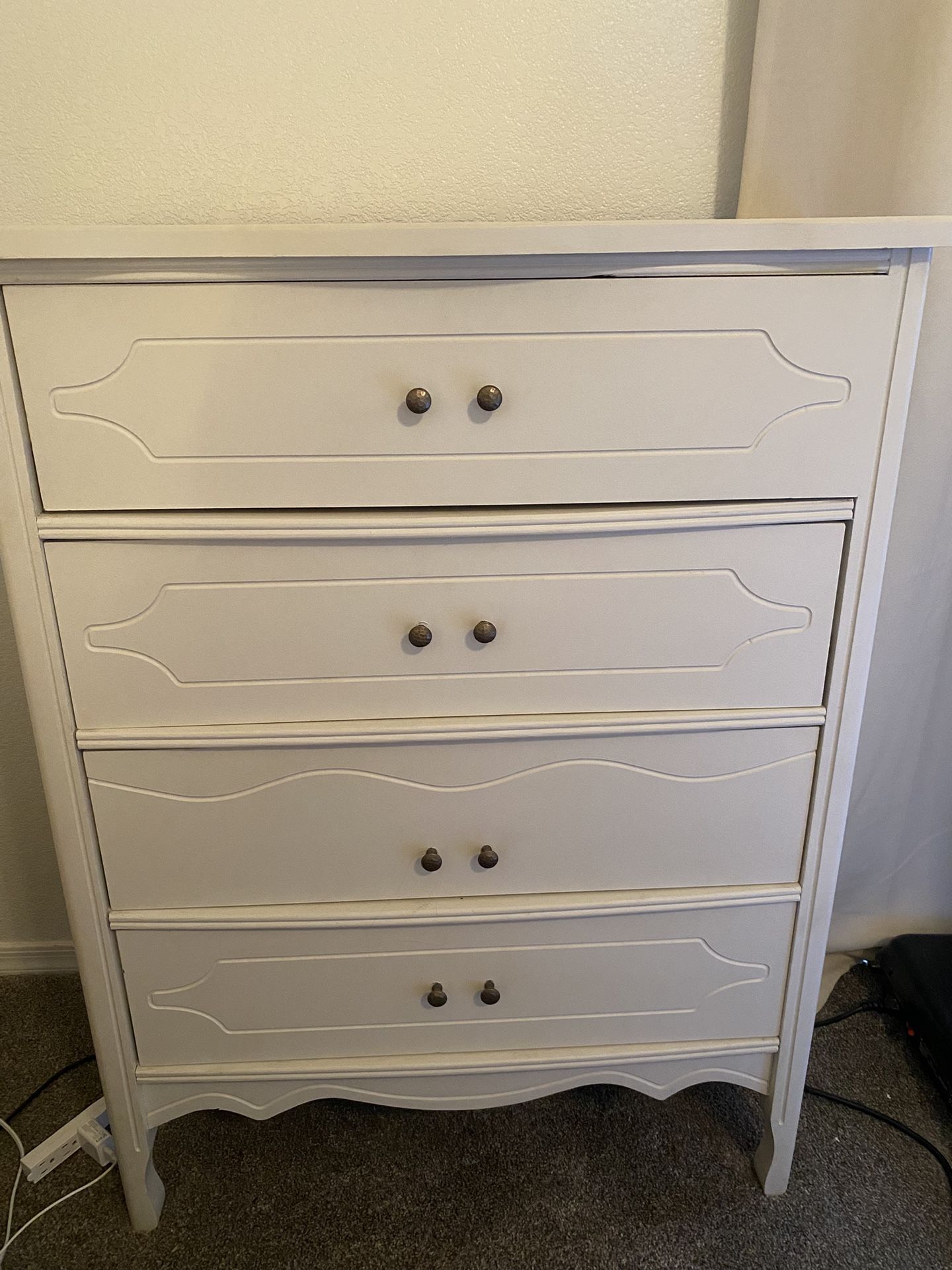 White 4-Drawer Dresser, Great Condition