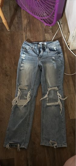 Distressed Light Wash Straight Leg Jeans