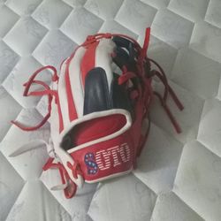 Soto Glove