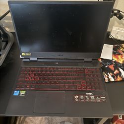 Gaming laptop plus accessories