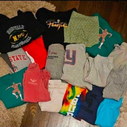 (16) Piece Boys Size Large/XL Winter Clothes Lot