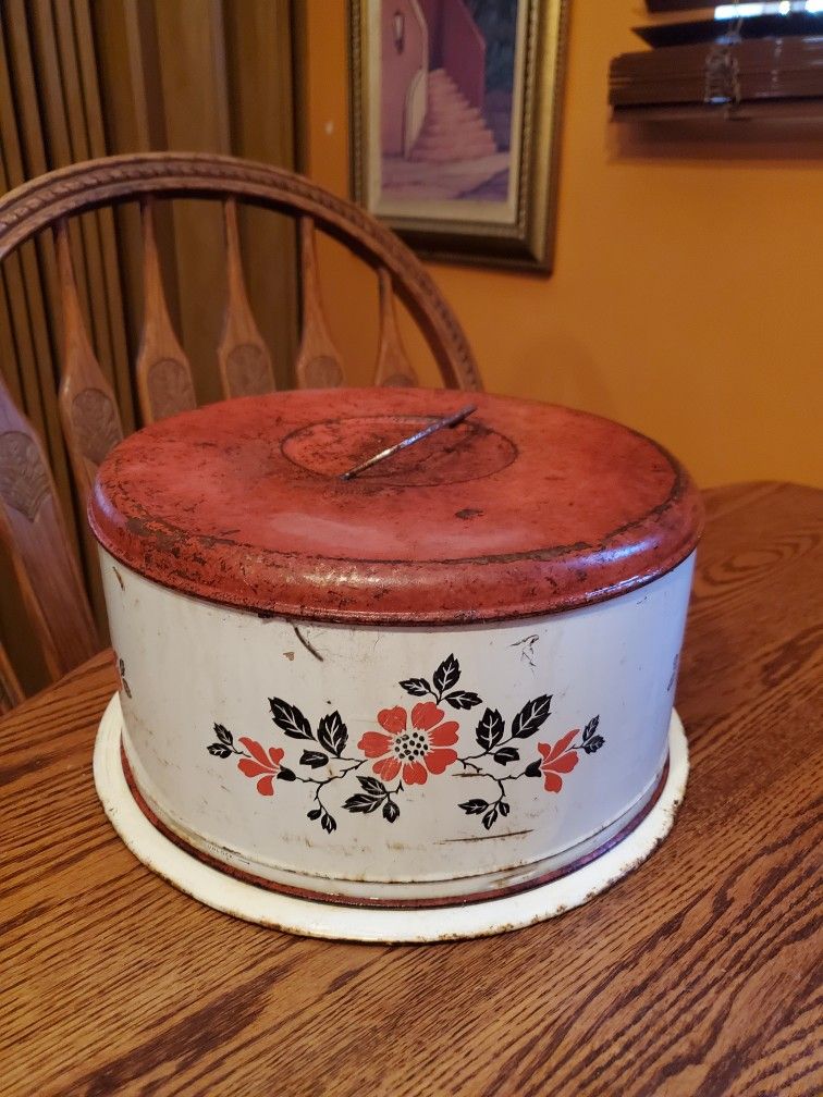 FREE Vintage Tin Cake/Pie Holder FREE. **see details**