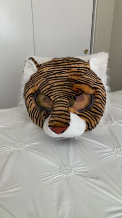 Tiger Halloween mask/hablo español