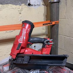 Milwaukee M18 FRAMING NAILER 