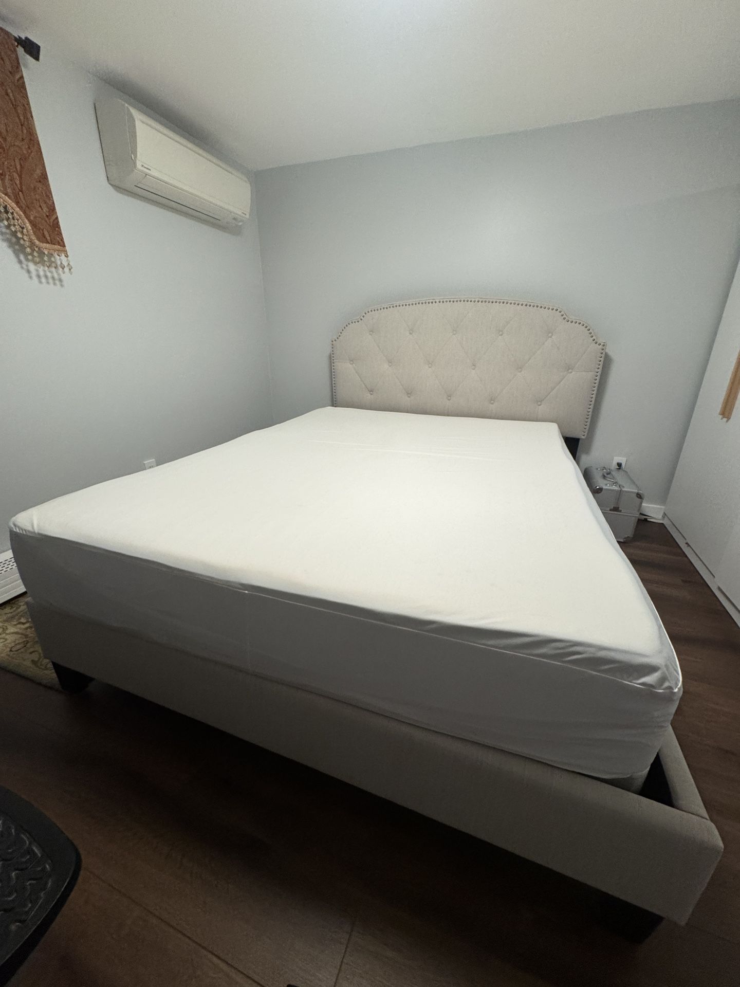 Queen Bedroom Set