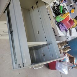 File Cabinet, Letter Size 4 Drawers